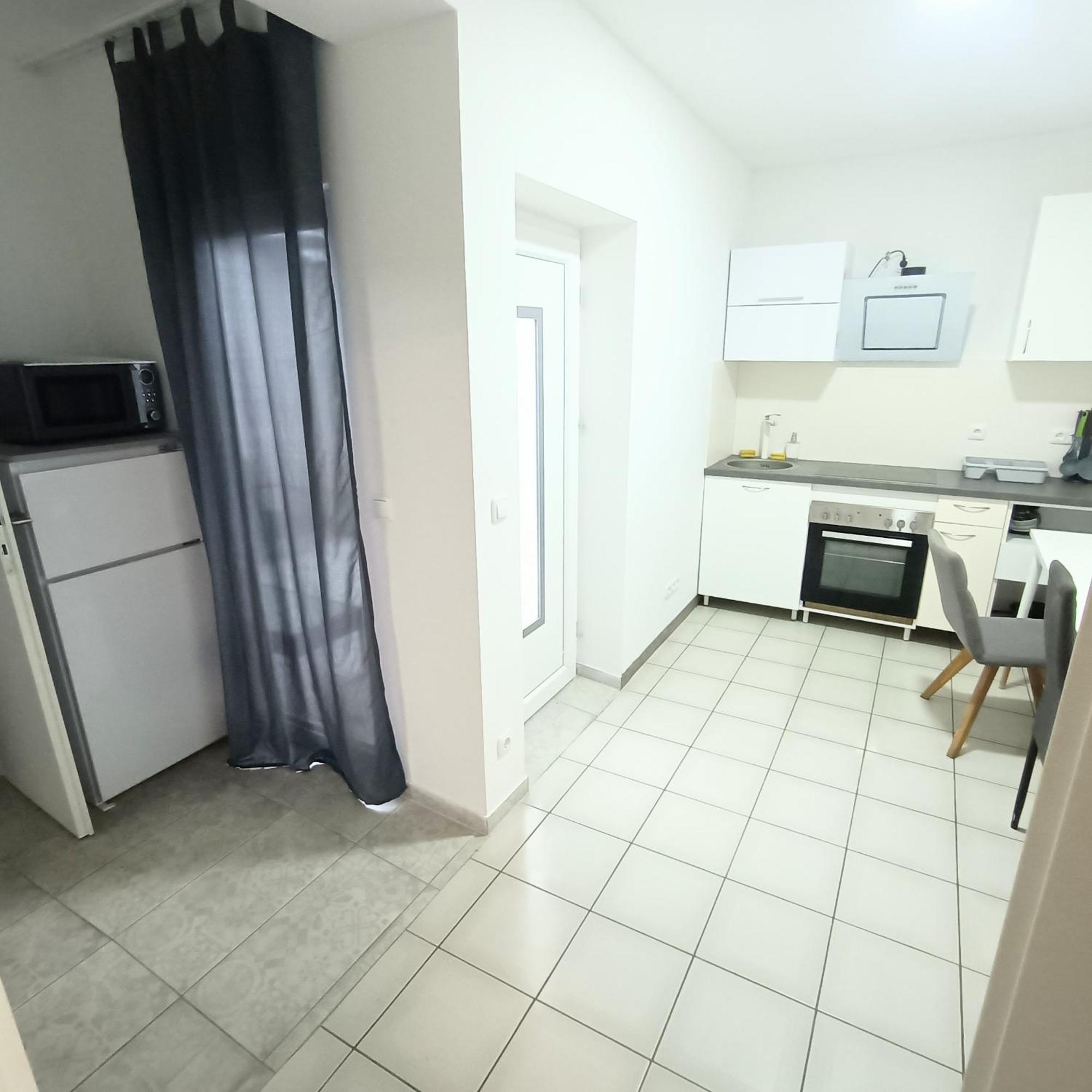Fmi 9 Accommodation رونهيم المظهر الخارجي الصورة