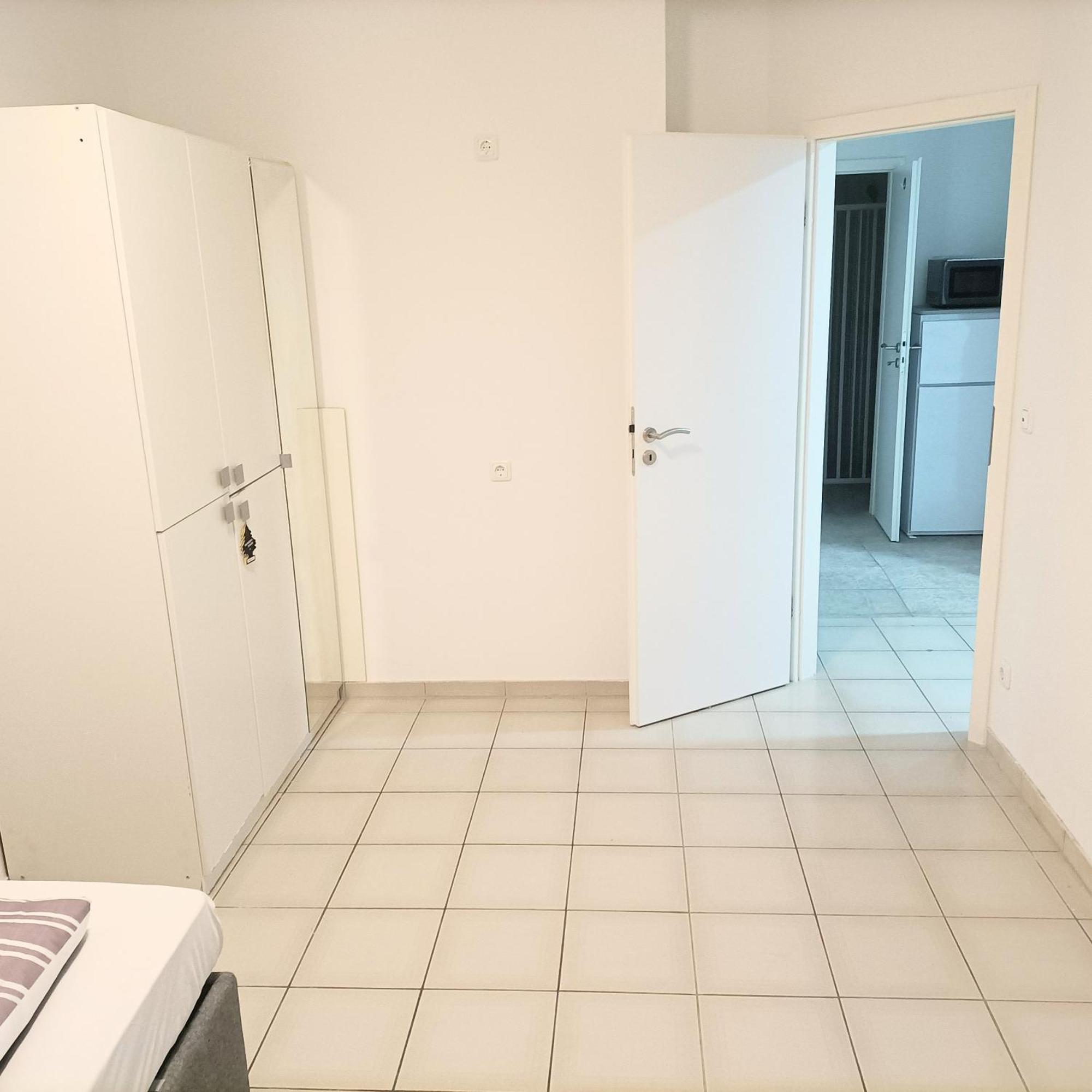 Fmi 9 Accommodation رونهيم الغرفة الصورة